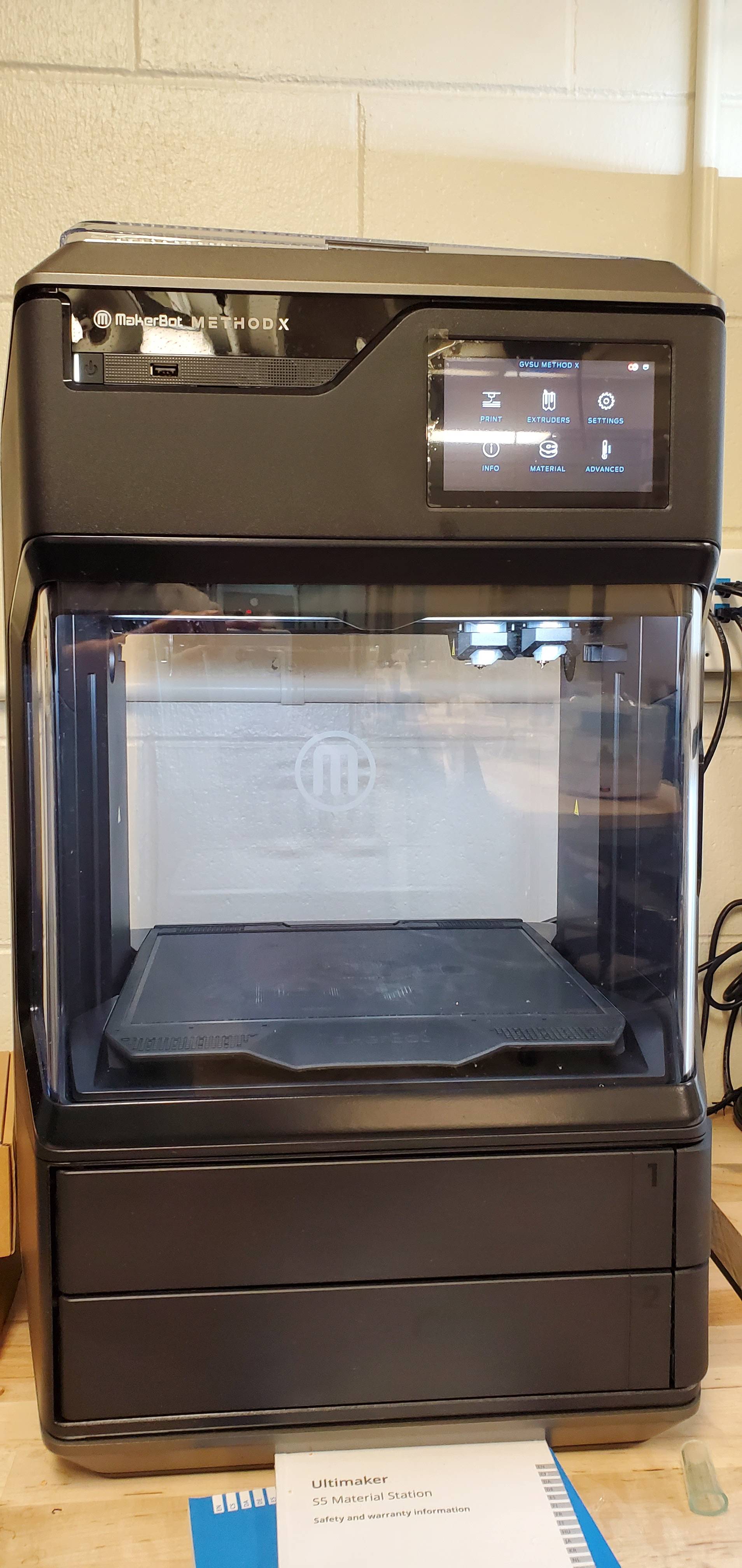 Industrial-like 3D printer in the rapid prototyping lab